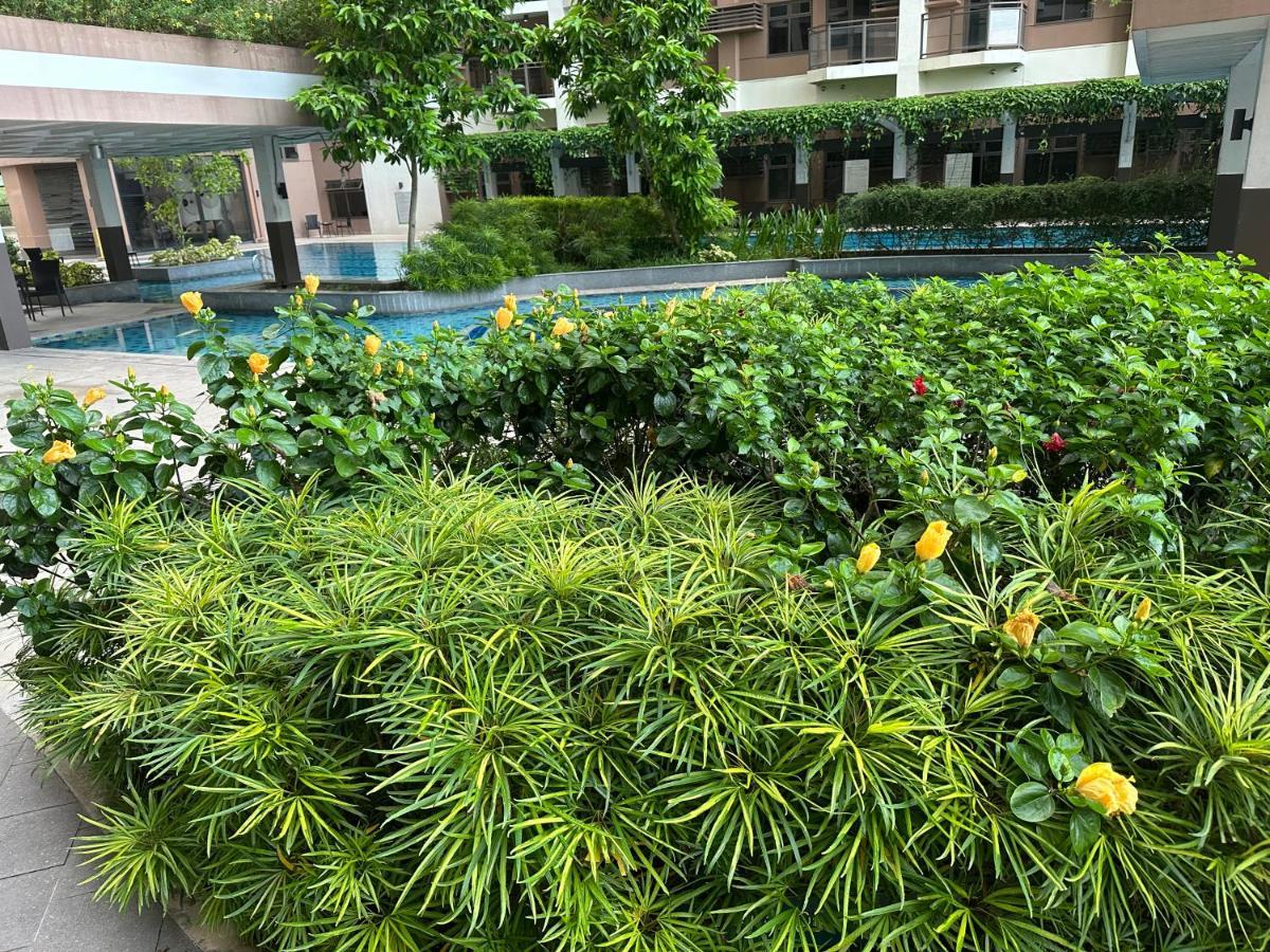 The Radiance Manila Bay Apartment Exterior photo