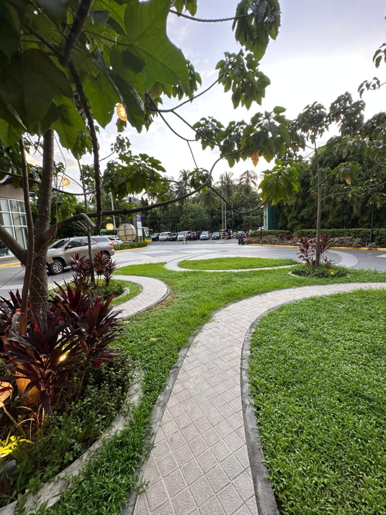 The Radiance Manila Bay Apartment Exterior photo